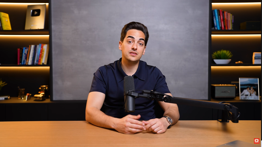 Javier Linares, asesor financiero