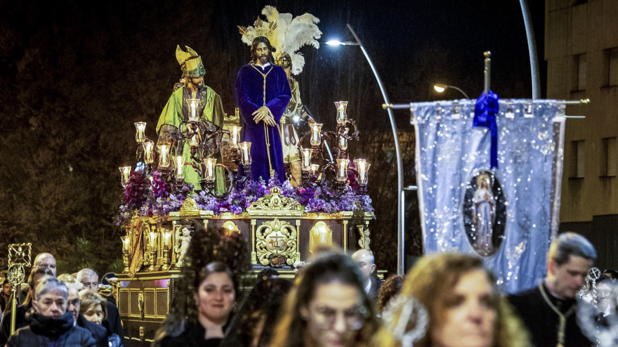 Dos de los pasos de la Semana Santa logroñesa, El Cautivo y La Fragelación