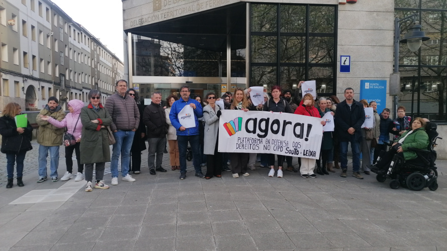 Concentración en la tarde de este jueves ante el edificio de la Xunta en Ferrol