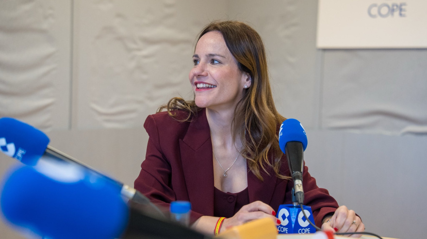 Isabel Pérez Moñino, portavoz nacional de VOX, en los estudios de COPE Oviedo