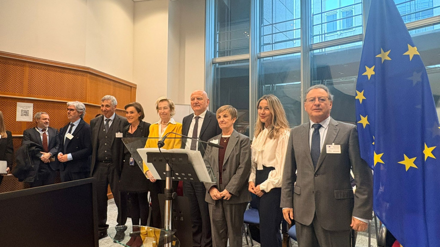 La cerámica española y la italiana piden a Europa cambios legislativos, como explica el presidente de Ascer, Ismael García Peris