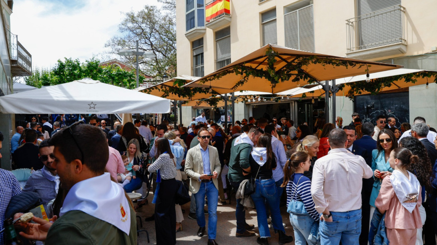 Terrazas repletas de gente en Lorca durante la Semana Santa