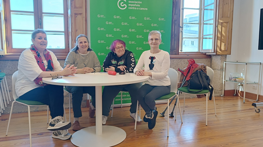 Asistentes al taller gratuito de teatro, organizado por la Asociación contra el Cáncer de A Coruña