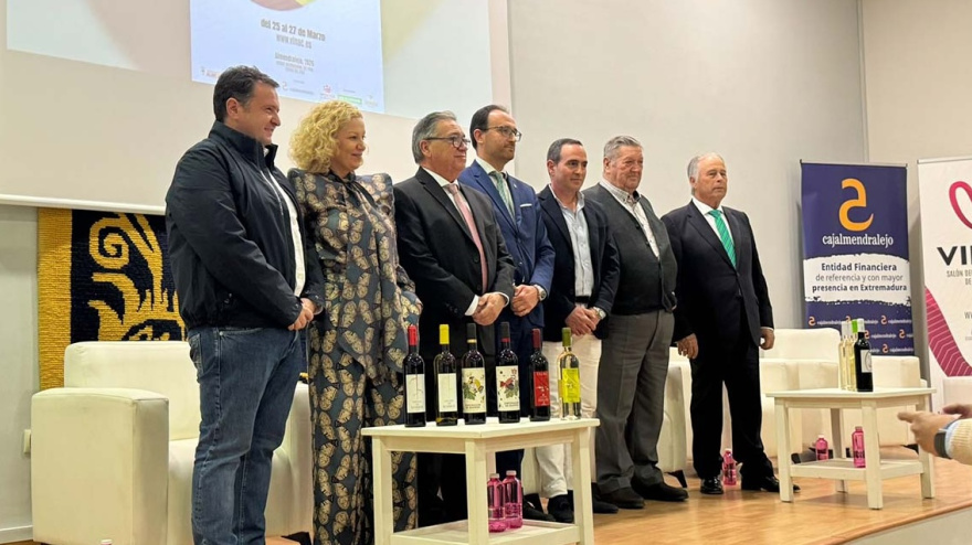 Foto de familia de la presentación de ASATA
