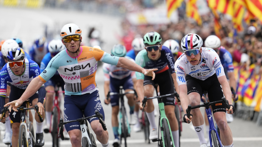 El ciclista australiano Brady Gilmore triunfa en Montjuic