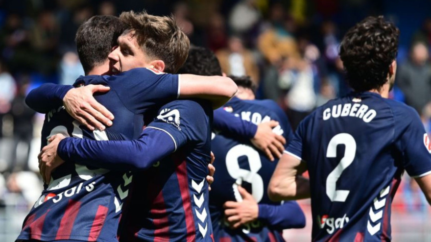 Los jugadores del Eibar celebran un gol contra Las Palmas