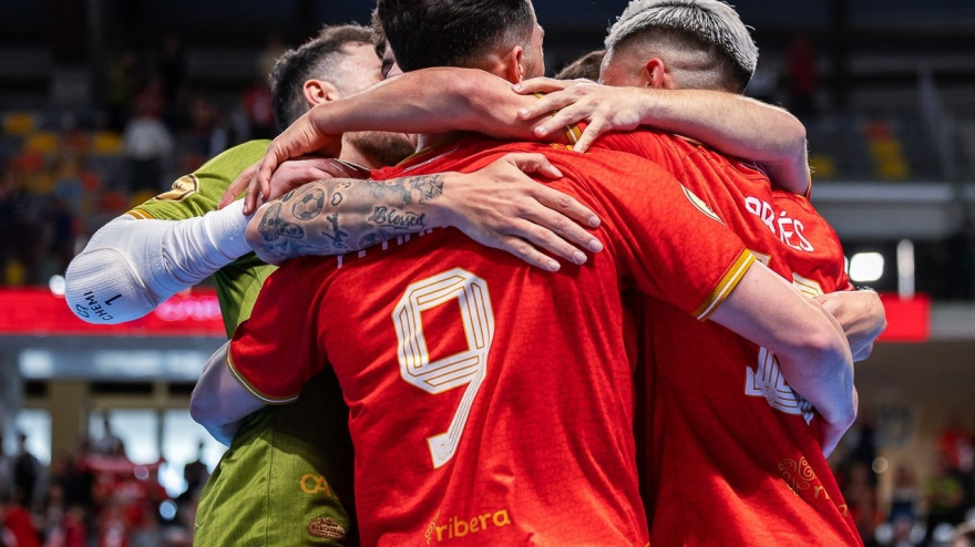 Piña en la celebración del Jimbee Cartagena