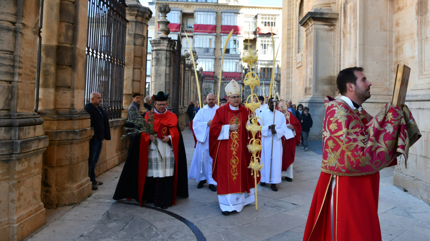 Jaén se entrega a la Semana Santa en un Domingo de Ramos que mira al misterio de la Pasión