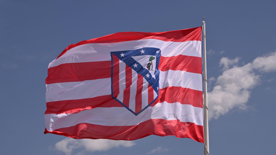 Bandera Atlético de Madrid en una imagen recurso
