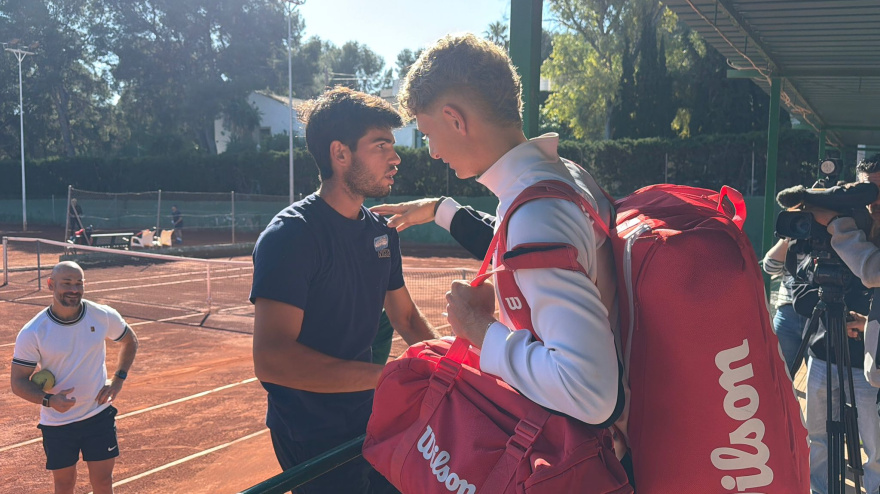 Carlos Alcaraz y Martín Landaluce se entrenan en El Palmar
