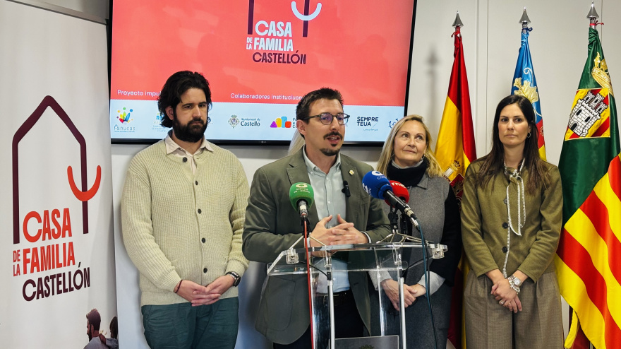 Presentación de la Casa de la Familia con el concejal, Alberto Vidal