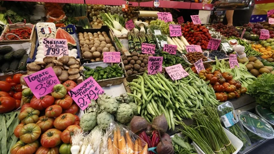 Frutas y verduras en un supermercado