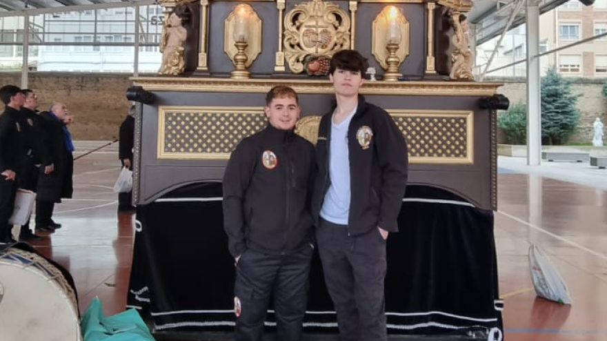 Víctor y Adrián, dos jóvenes con gran fervor en la Semana Santa de Logroño