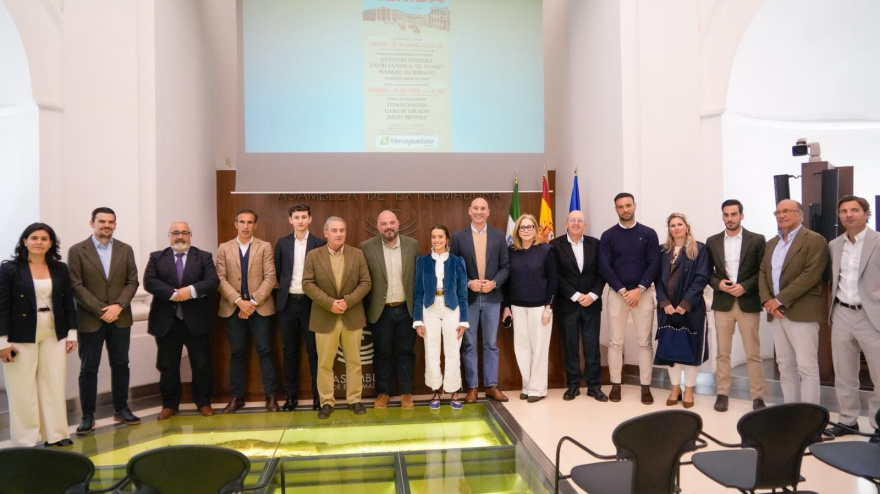 La Asamblea de Extremadura ha acogido un acto por la tauromaquia