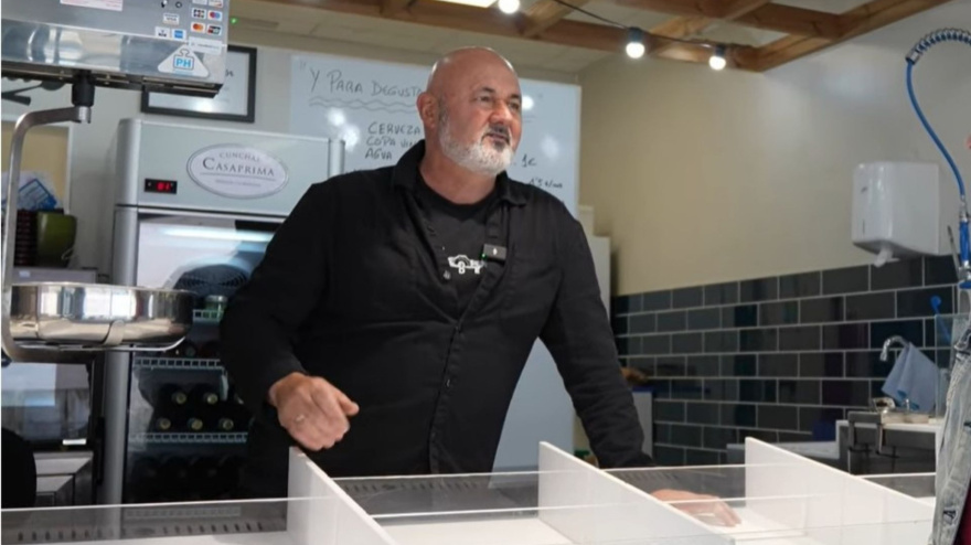 Suso (53), marisquero en una entrevista con María Pilar Dancausa en su canal de YouTube MP DANCAUSA.