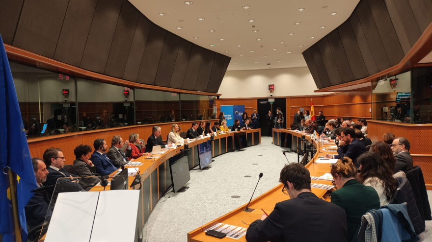 Vicent Marzà participó en la reunión del sector azulejero español e italiano en el Parlamento Europeo