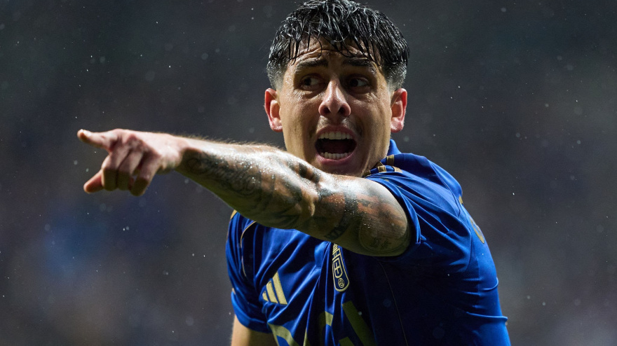 OVIEDO, SPAIN - MARCH 14: Santiago Colombatto of Real Oviedo reacts during the LaLiga EA Sports match between Real Oviedo and Valencia CF at Carlos Tartiere on March 14, 2026 in Oviedo, Spain. (Photo by Juan Manuel Serrano Arce/Getty Images