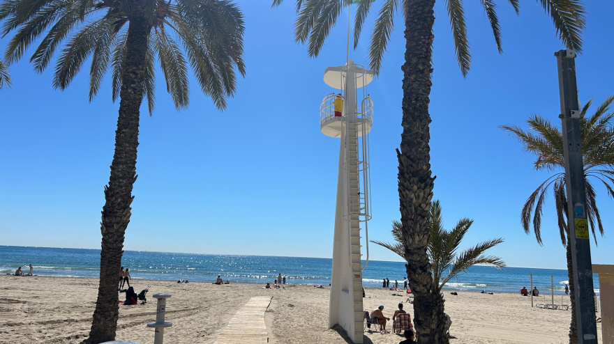 Ana Poquet, edil de Turismo: "Esperamos una Semana Santa fantástica con los hoteles y alojamientos llenos y con una climatología que invita a disfrutar de las playas, con todos los servicios en marcha".