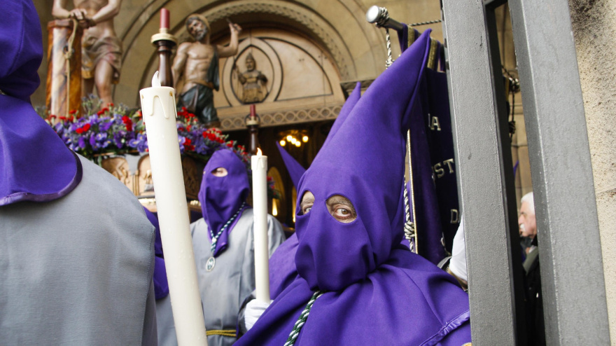 Procesión del Silencio, cancelada en la Semana Santa gijonesa de 2025 por el mal tiempo