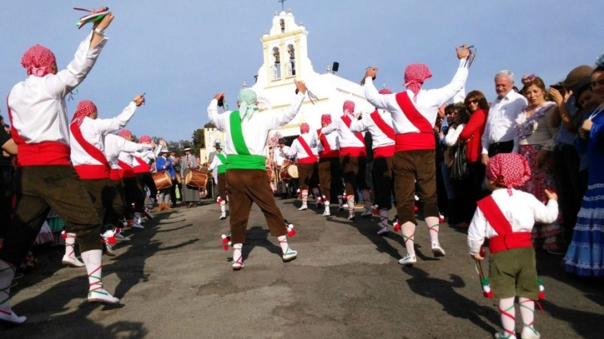 (Foto de ARCHIVO)Cirochos en la romería de Piedras Albas.REMITIDA / HANDOUT por AYUNTAMIENTO DE EL ALMENDROFotografía remitida a medios de comunicación exclusivamente para ilustrar la noticia a la que hace referencia la imagen, y citando la procedencia de la imagen en la firma05/4/2018