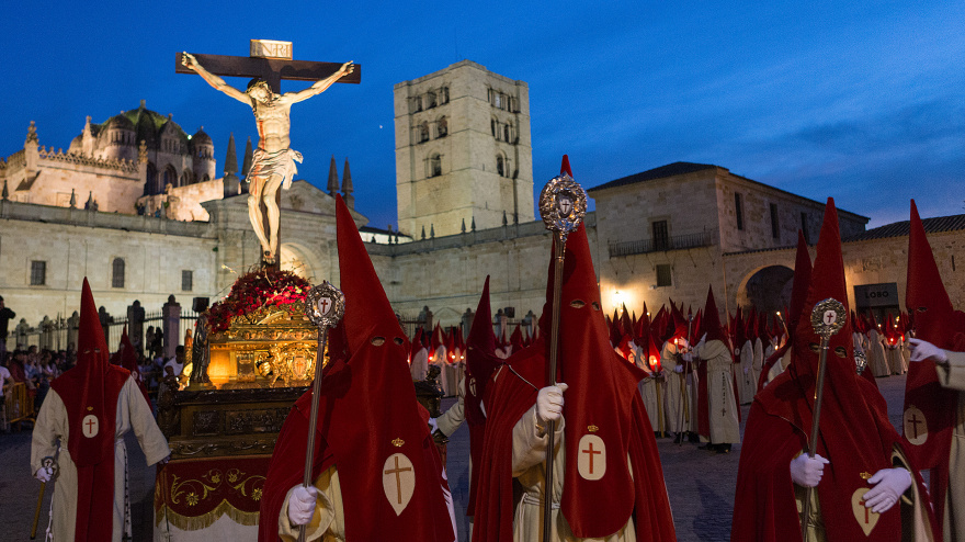 Desfile procesional de la Real Hermandad del Santísimo Cristo de las Injurias