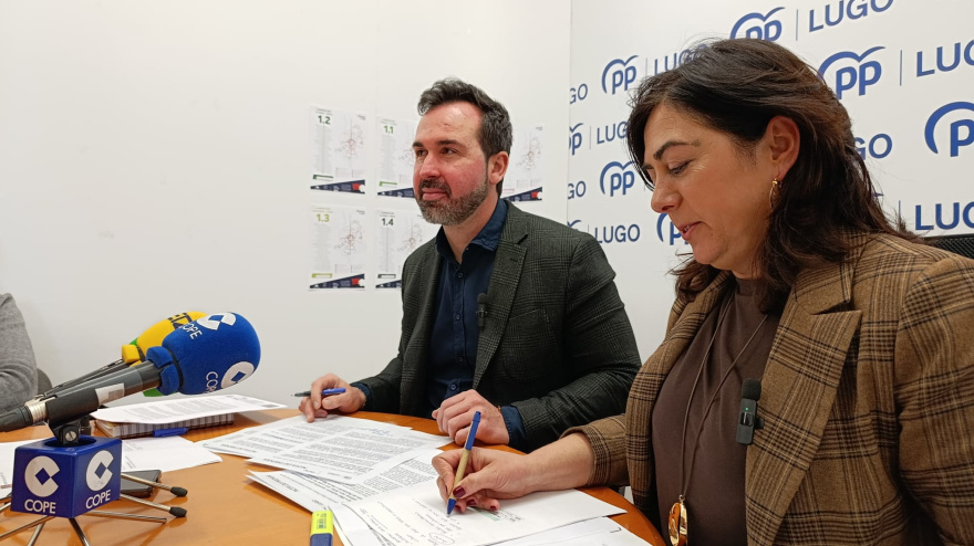 El PP dando cuenta de "a rede de colocación" de PSOE y BNG en la Diputación de Lugo