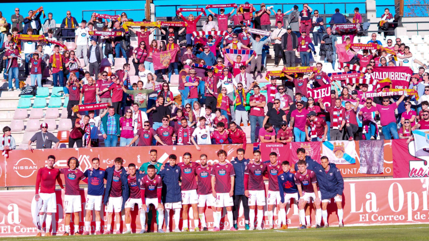 Rueda de prensa de Rubén Domínguez, entrenador del Pontevedra, antes de recibir al Barakaldo