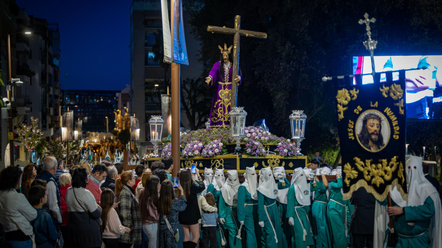 Jesús de la Humildad portado por 45 mujeres en Mérida