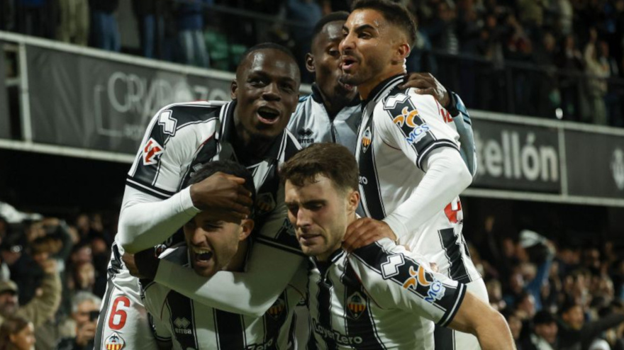 Alegría en la plantilla del Castellón tras imponerse al Almería por 2-0
