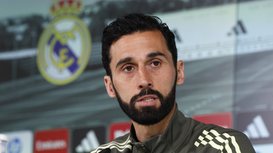 Álvaro Arbeloa atiende a los medios en rueda de prensa en la previa del partido en Mallorca.