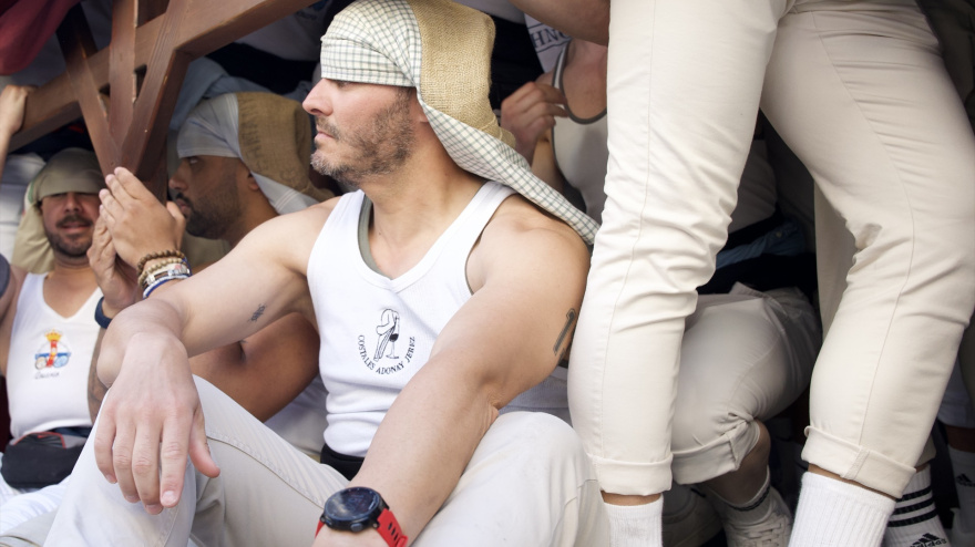 Costaleros de la Hermandad del Polígono de San Pablo en Sevilla