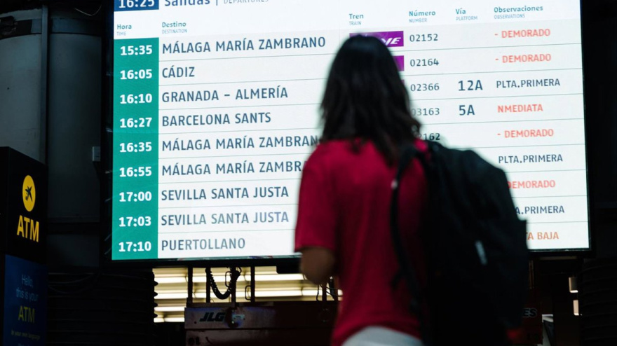 La falta de AVE directo convierte el trayecto Madrid Málaga en un periplo para los usuarios