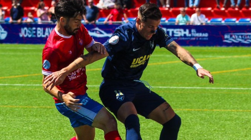 Paso atrás de UCAM CF en su lucha por el liderato