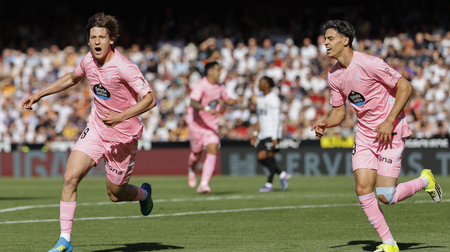 Fer López celebra su gol en el Valencia-Celta