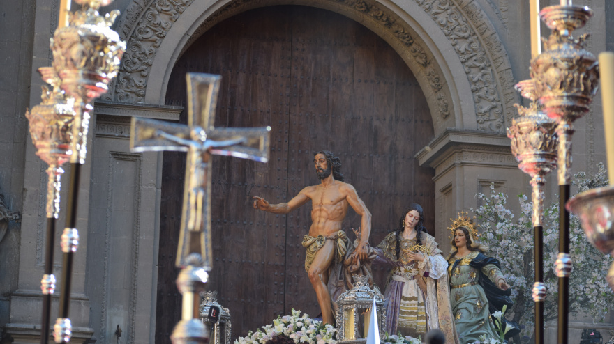 El Resucitado de Regina junto a la Catedral