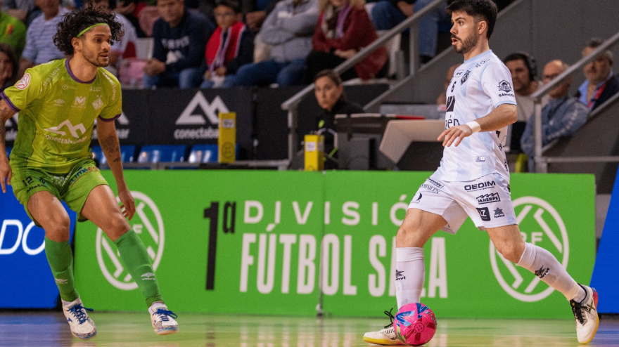 El Jaén Paraíso Interior se aferra al 'playoff' con seis finales por delante