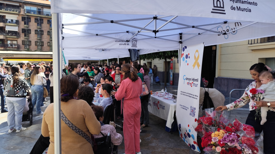 Murcia se vuelca con el Moño Solidario