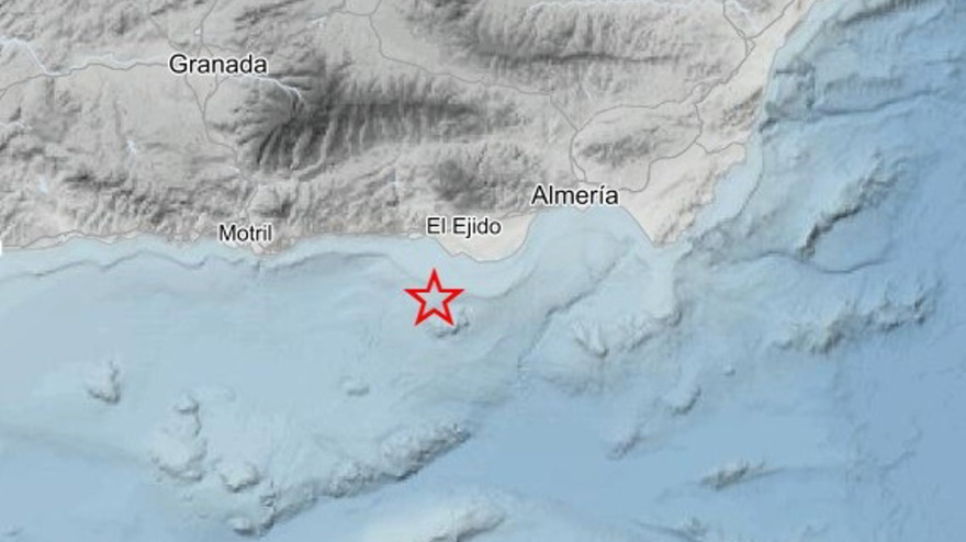 Registrado un seísmo de magnitud 2,5 con epicentro en Alborán frente a la costa de El Ejido (Almería).   ALMERÍA, 7 (EUROPA PRESS)    El Instituto Geográfico Nacional (IGN) ha registrado a primera hora de este martes 7 de abril un terremoto de magnitud 2.5 y con epicentro en la zona norte del Mar de Alborán frente a la costa de El Ejido (Almería).   El seísmo se ha registrado a las 06.12 horas a nueve kilómetros de profundidad, según el primer cálculo provisional ofrecido por el IGN en su página web, consultada por Europa Press.   Se trata del segundo terremoto en la zona en las últimas 24 horas tras el registrado a las 11.55 horas de este lunes en Alborán Norte, de magnitud 3.2 y a 30 kilómetros de profundidad.   Este seísmo fue sentido con intensidad en Balerma, en la costa de El Ejido, y en la localidad granadina de Motril.POLITICA ANDALUCÍA ESPAÑA EUROPA ALMERÍAINSTITUTO GEOGRÁFICO NACIONAL