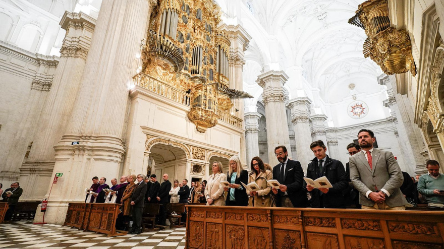 Del Pozo y Díaz asisten al concierto del órgano de la epístola de la catedral de Granada