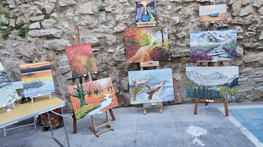 El corazón de Calp se transforma en un taller de arte al aire libre