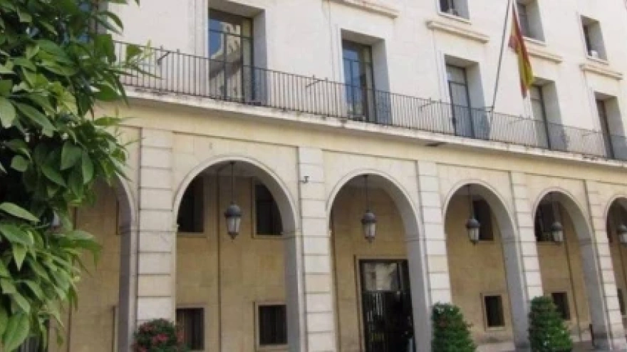 La Audiencia de Alicante condena a un hombre por agresión sexual