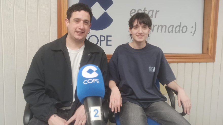 Pablo Arribas, profesor, y Naira Sueiras, alumna