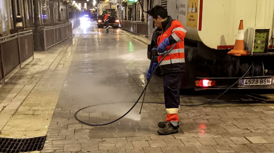 El líquido anticera convence, pero no de forma definitiva: Málaga ya trabaja para mejorarlo de cara a la Semana Santa de 2027