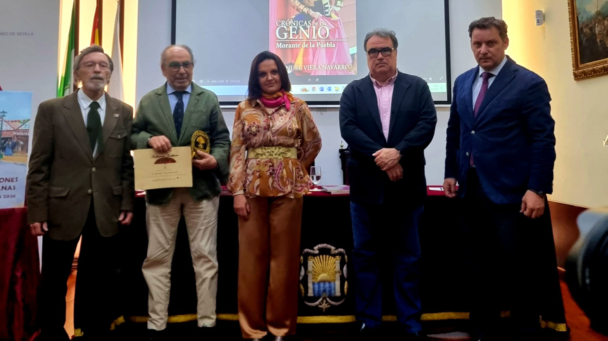 El Ateneo de Sevilla acogió la presentación de la segunda edición de “Crónicas de un genio”