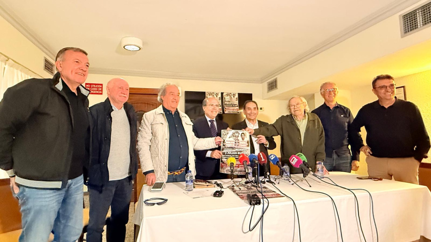 Foto de la presentación del homenaje a Julián Rubio y Gabriel Martínez, Monroy