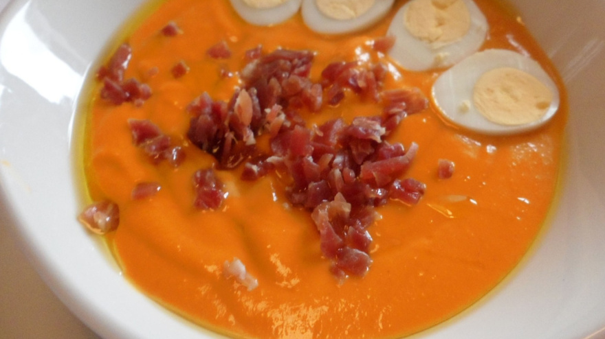 Plato de salmorejo