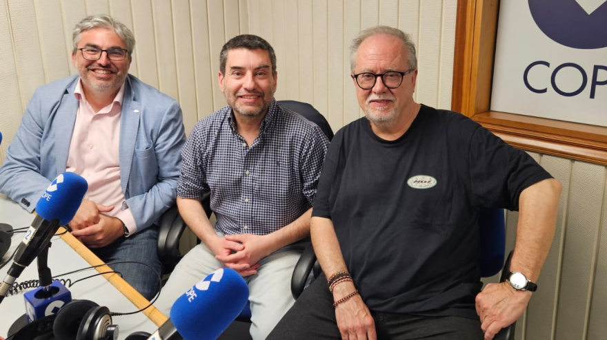 Vicente Díaz Casás, Jon Solozabal y Jose Peinó en los estudios de COPE Ferrol