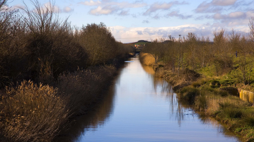 El Canal de Castilla, la gran ruta del interior que impulsa el turismo activo en Palencia