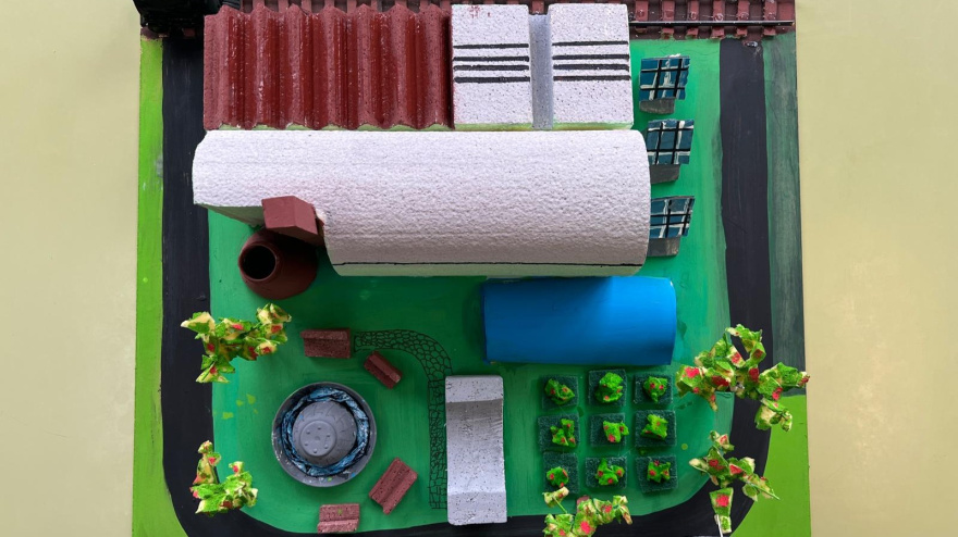 Maqueta del proyecto para recuperar la Fábrica de Loza de San Claudio, realizada por alumnos del colegio San Pedro de los Arcos.