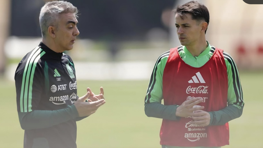 Toni Amor en un entrenamiento con México